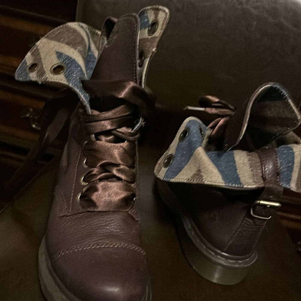Dr. Marten Air Waves